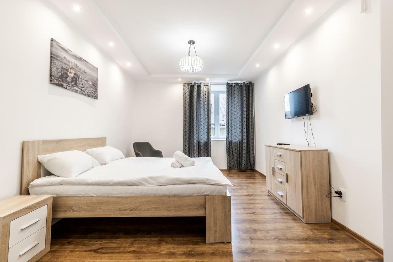 Homey Apartment ลวีฟ ภายนอก รูปภาพ